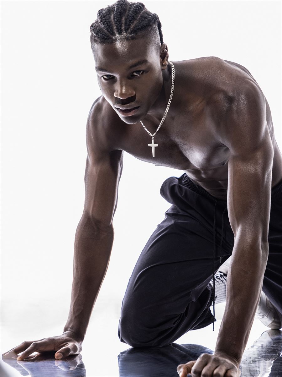 alli-model.com BOOM - CHRIS ALLI